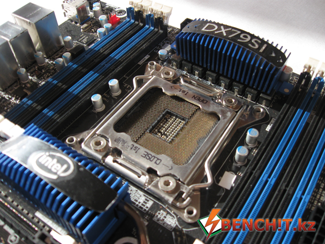 Материнская плата Intel DX79SI на чипсете Intel X79