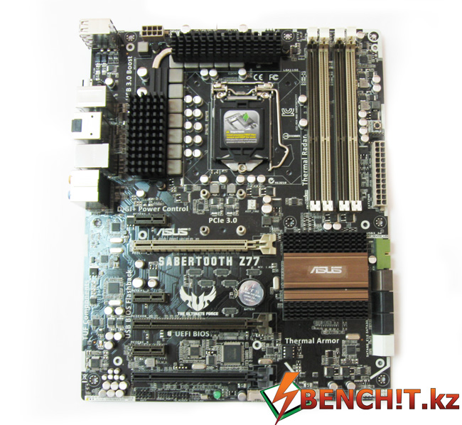 ASUS SABERTOOTH Z77 без брони выглядит не менее военно
